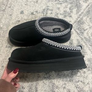 UGG TAZZ SLIPPER BLACK SIZE 8 *NEW*